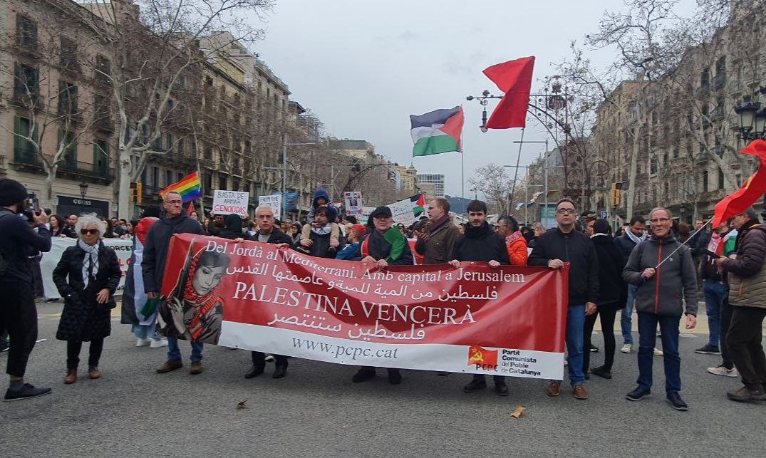 PCPC_info's tweet photo. El PCPC a la manifestació del disabte 25F a Barcelona.
#freedompalestine #nogazagenocide
#pcpc https://t.co/nCxZQ6ubqu
