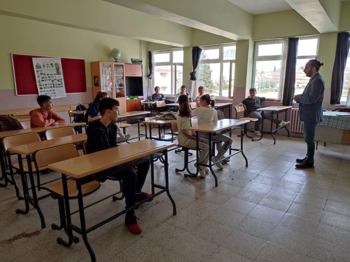 ilimizde bulunan ortaokul 8. sınıf öğrencilerine mesleki eğitimi anlatmak ve okulumuzu tanıtmak amacıyla okul gezilerine başlamış bulunuyoruz. Bizleri ağırlayan tüm okul müdürlerimize, öğretmenlerimize ve öğrencilerimize teşekkür ediyoruz. <a href="/Edirne_MEM/">Edirne İl Millî Eğitim Müdürlüğü</a>