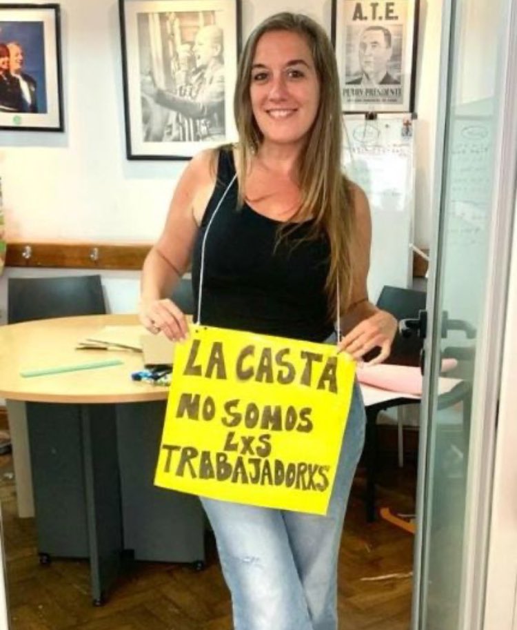 PorAsalto's tweet image. #Ahora ☎️Hablamos con Ingrid Manfred Secretaria General de @ATEmds 

“Quieren cerrar la DADSE que es un área que entrega medicamentos para la población más vulnerable”

🔗 radiografica.org.ar
📻FM 89.3