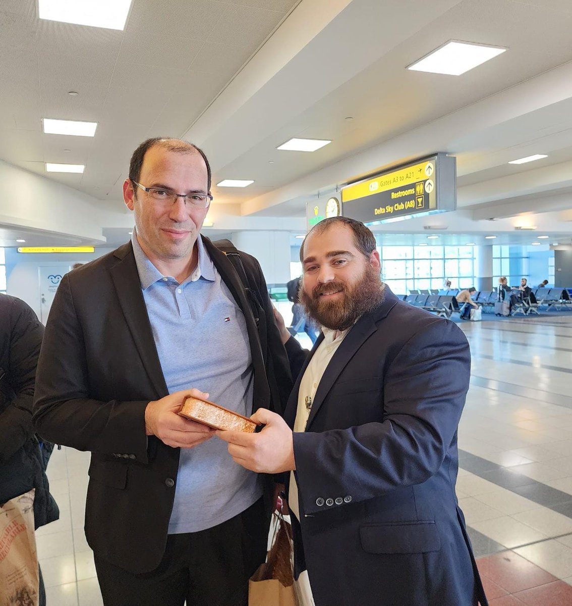 ChabadAir's tweet photo. Was our honor to present Israeli MK @rothmar with one of our brand new Tanya's. https://t.co/N1WnS6KVis