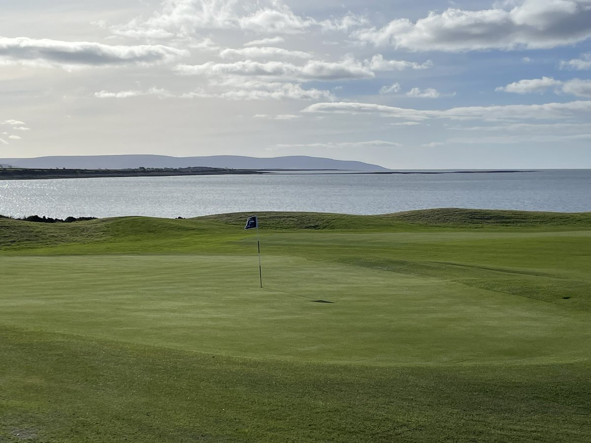 Beautiful day @galwaybaygolf for a game 👏👏👏 #golfireland2024 @ConnachtHotel @galwaytourism