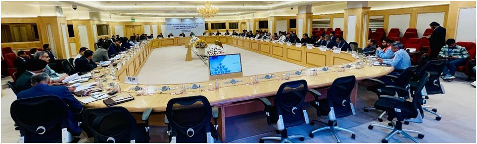 DDIndialive's tweet photo. During the meeting, it was emphasised that innovative solutions by the #Fintechcompanies are essential to the financial services sector while ensuring strict compliance with regulations.
It was noted that Aadhar, UPI, API Setu among others have acted as enablers for Start Up and FinTech organisations and simplified incorporation of companies, recognition of P2P Lenders as Non-Banking Financial Companies (NBFCs), regulatory sandbox, Fintech repository, SRO Framework for Fintech, etc have facilitated the startup eco-system in India.
@FinMinIndia