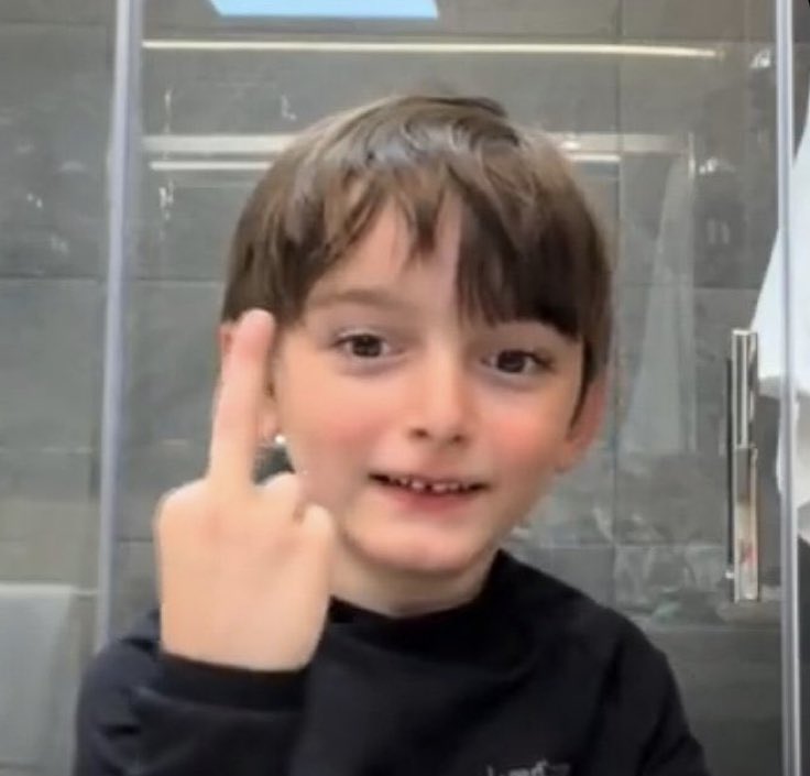tinkerbelsdj's tweet photo. de: eu
para: eu 

bosta
🖕🏼
merda
🖕🏼
cala boca
🖕🏼
te odeio
🖕🏼
bosta https://t.co/HdqcgSwWE2