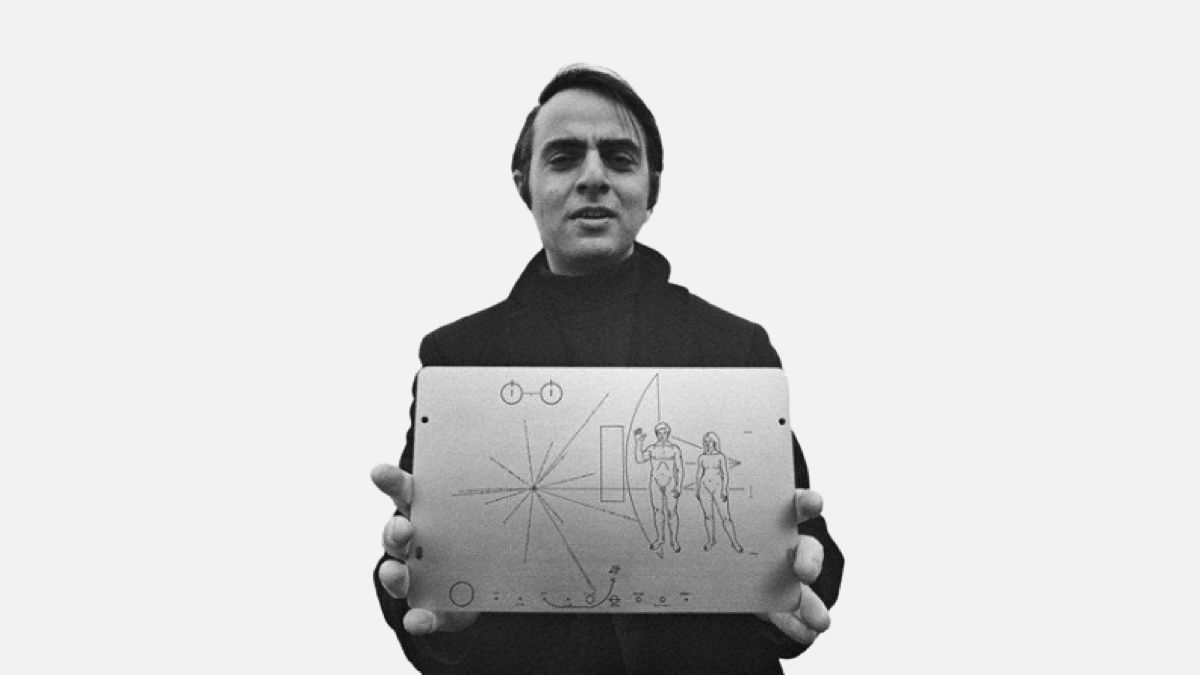fermatslibrary's tweet image. &quot;There are a lot of things in society that only go one way. Socrates talks to us, we don’t talk to Socrates&quot; 

Carl Sagan&apos;s response when he as asked about the the purpose of sending messages out into the universe when it might take thousands of years to get any sort of answer.