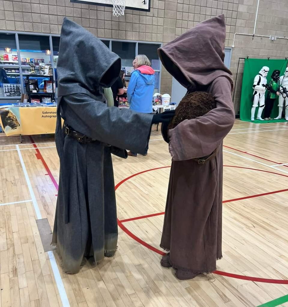 When two worlds collide.

Two cadet  jawas, one off world &amp; one from Tatooine, get to hang at Mini Con Tallaght yesterday.

We love these costumes cadet Hannah &amp; cadet Katie ❤️❤️

#JudgeUsByOurSizeDoNot #Utinni #Jawa #OffWorld #Tatooine #Denizens

📷 Carol Hughes