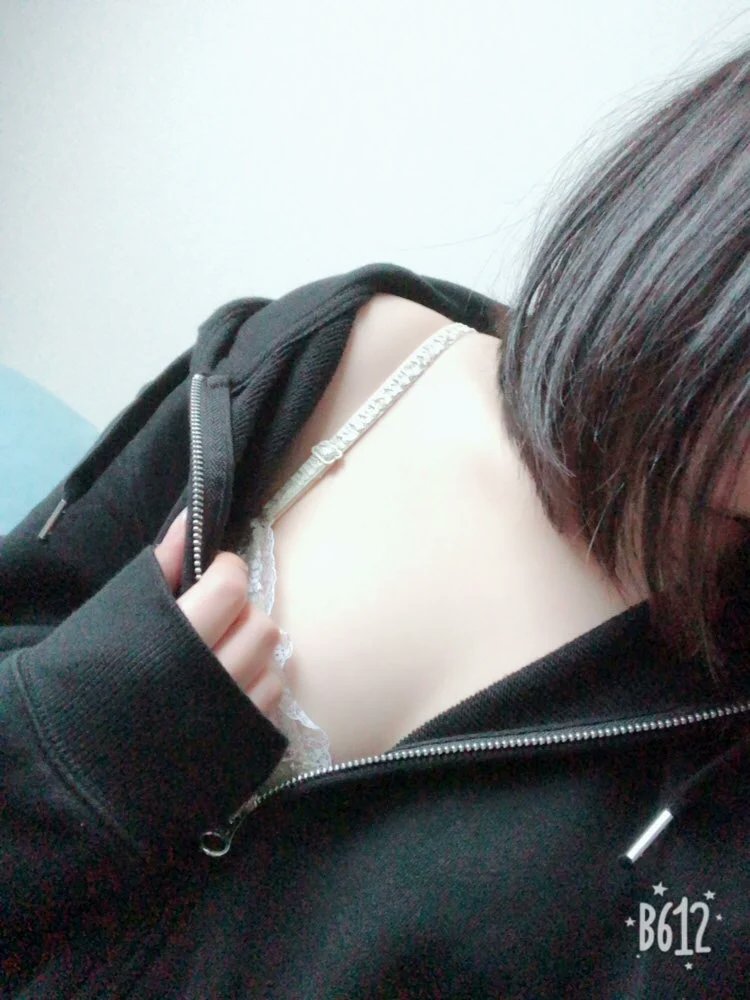 お 潮 吹 きしました...

もう、眠いです...

とりあえず、ぉかずにする？
お か ずにしてくれる人りぷに「見てあげる」って書いて💚