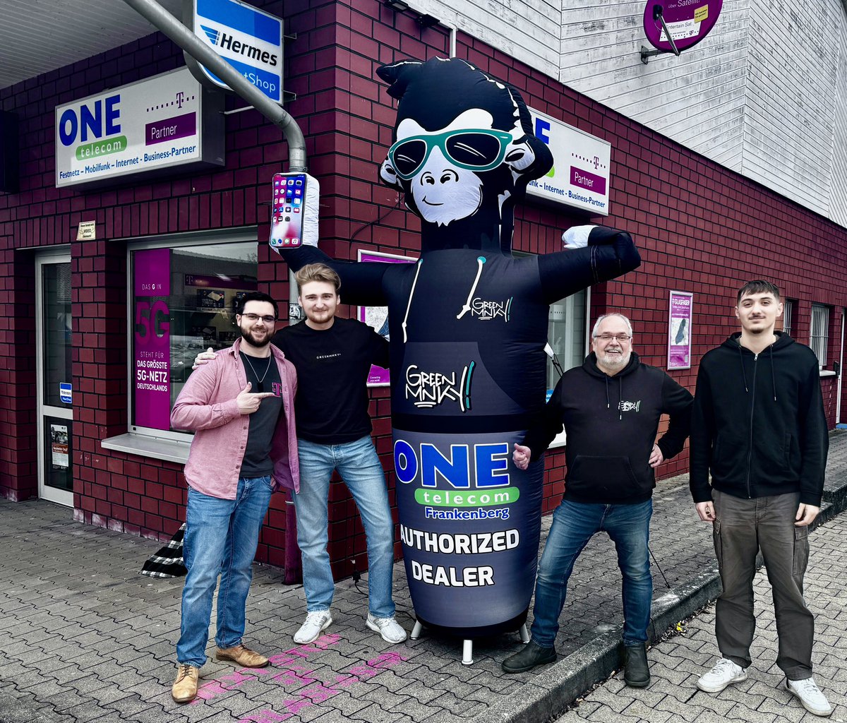 OneFrankenberg's tweet image. Heute ganz tollen Besuch von Domenik und Maurice von #greenmnky gehabt. Vielen lieben Dank für die Info´s über die neuen Produkte und euren support. Einach toll mit so einem Team zu arbeiten.