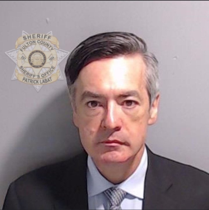 VaTechPhiDelt's tweet photo. @BadgerPundit is a secret account that Kenneth Cheseboro lied about to prosecutors.
He told him that he didnβt tweet and had no account.
In it, he talked about an even more radical illegal fake electors scheme #ColdBusted https://t.co/KydhBYpI8J