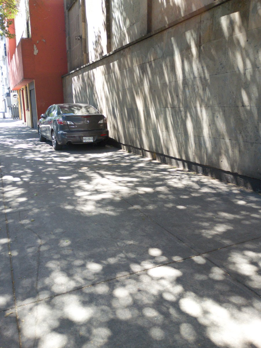 EvidenciaCdMx's tweet photo. Av. Cuauhtémoc esq. Eugenia, #banqueteros #niUnPeatónMenos @OVIALCDMX @UCS_GCDMX @alikael18 @Delvalle_Quejas @AbbeyKingsley #laBanquetaSeRespeta https://t.co/gBSQ4uxRCN