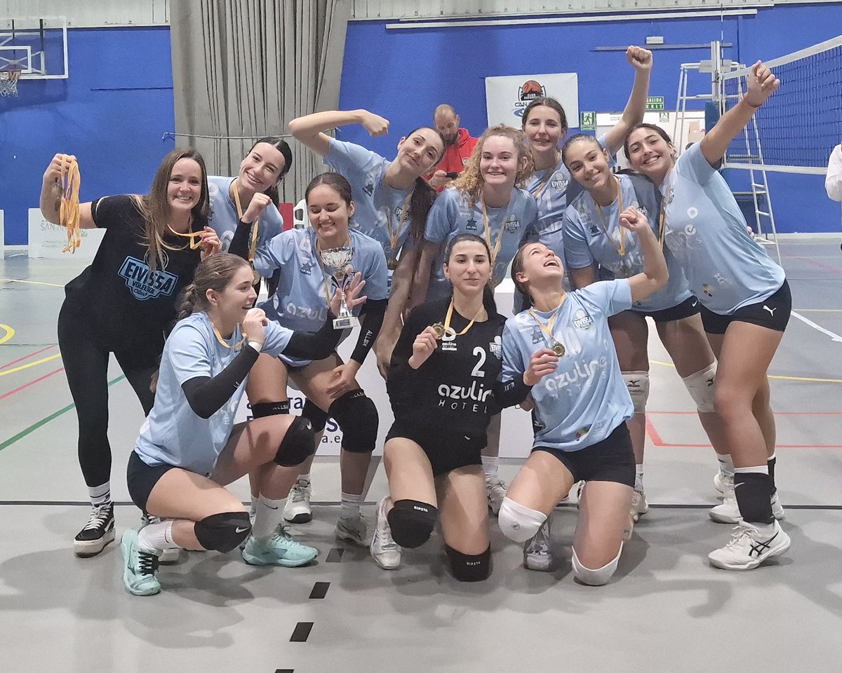 fedvbib's tweet photo. 🏆 El @udibizavolley es proclama 𝗰𝗮𝗺𝗽𝗶𝗼́ de la fase final juvenil femenina d'Eivissa.

🥈 El @CorPitius es penja la plata del torneig.

🥉 La Tribu Ibiza queda en el tercer lloc del campionat.

👏🏽 Enhorabona als equips i a l'organització!

#VoleibolDeCaNostra https://t.co/hOQwisJMKv