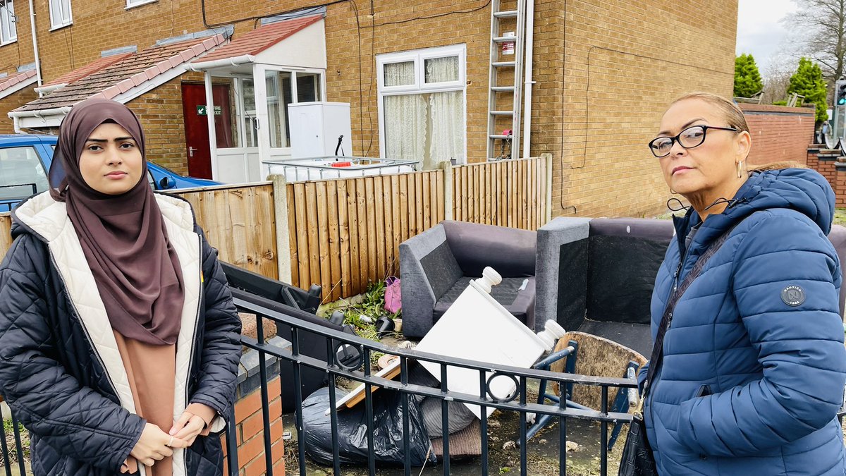 Our local Candidate @Esha4MossSide met with Councillor @AnnIgbon, Executive Member for Neighbourhoods, to discuss the problems of dumped rubbish in Moss Side. Cllr. Igbon encouraged the residents to instantly report any dumping they see by going to Manchester City Council website