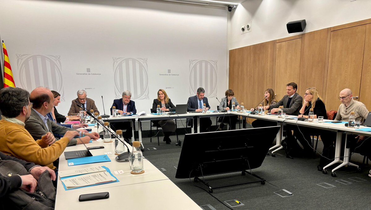 nataliamasguix's tweet image. 📁Hem celebrat una nova reunió del Consell Assessor en Política Econòmica de Catalunya (#CAPEC)

Una trobada molt profitosa on hem analitzat la importància de recuperar el pols inversor de @gencat i comentat el context de creixement, ocupació i productivitat a Catalunya

Gràcies!