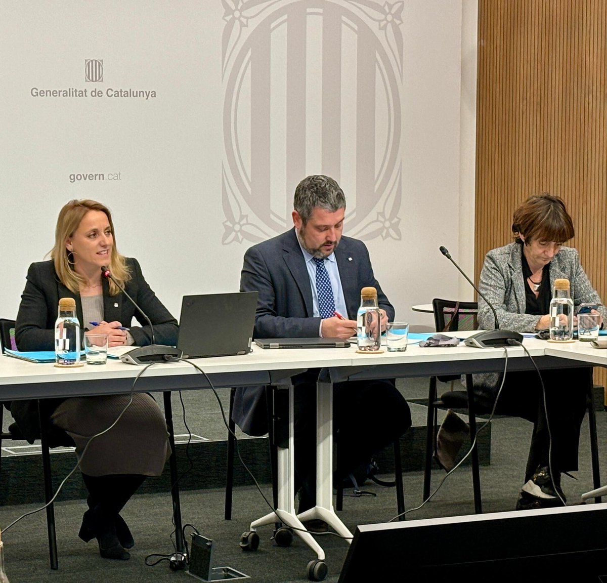 nataliamasguix's tweet image. 📁Hem celebrat una nova reunió del Consell Assessor en Política Econòmica de Catalunya (#CAPEC)

Una trobada molt profitosa on hem analitzat la importància de recuperar el pols inversor de @gencat i comentat el context de creixement, ocupació i productivitat a Catalunya

Gràcies!