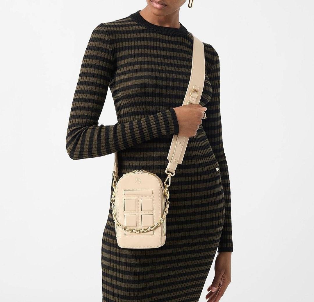 CIFDtweets's tweet photo. Mini Door Bag from @tedbags #irishfashion #bag #handbag #smallbag #beigehandbag #leather #leatherhandbag #georgianinspired #georgiandoors #irishfashionart #tedbags #mynameisted #Irishdesign #CIFD https://t.co/MoGqiipe0H