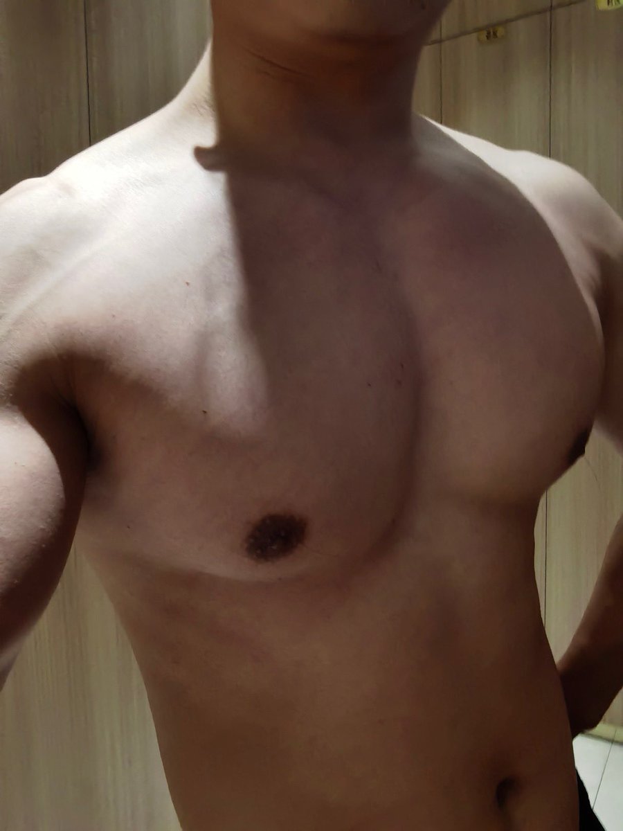 翘屁嫩男 tweet media