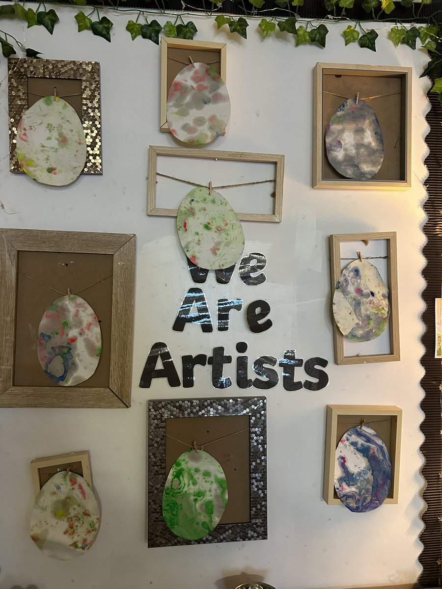 MrsGriffiths7's tweet image. The children had a go at creating their own eggs with marbling ink! We love them 🥚 #eyfs #marbling #eggs