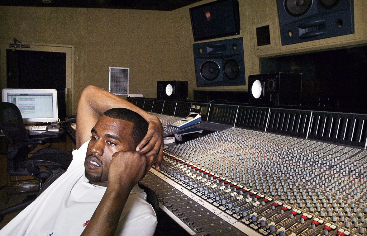 apollovwrld's tweet photo. Kanye West's beat making
🧵A Thread : https://t.co/0AqQ3XIQNz