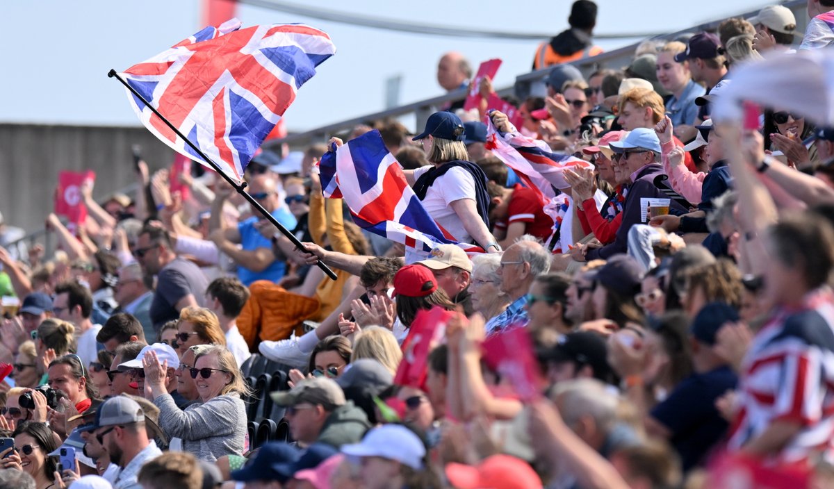 📢 SOLD OUT 📢 Saturday 08 June We'll welcome 3,500+ fans to Lodon for the #FIHProLeague - including a 🇬🇧 double header against 🇦🇺 Missed out on tickets? Grab yours - hurry though, there are limited weekend matchday tickets left! 🎟️ 🛒 eng.hockey/3YGBZkH