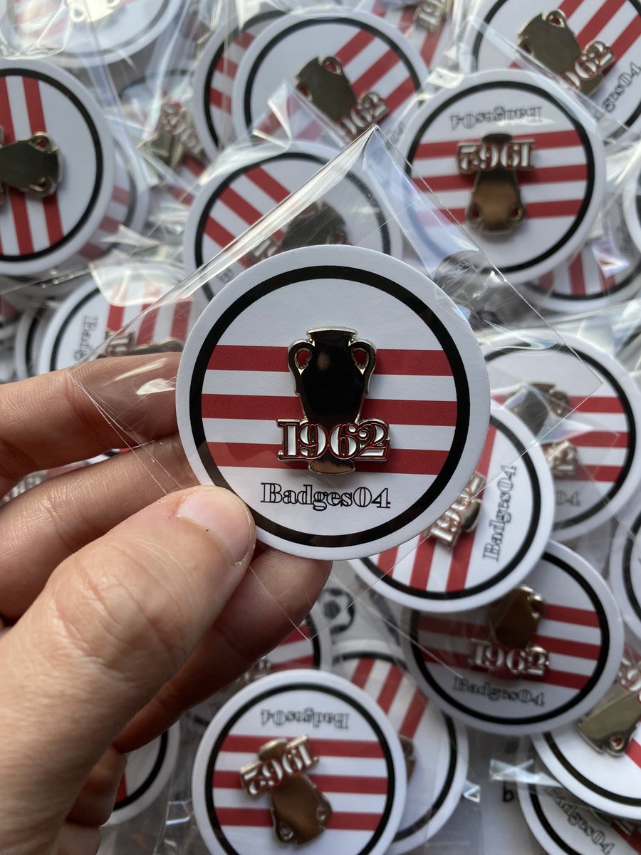 pinbadges04's tweet photo. 🦅 𝑬 𝑬𝑺𝑻𝑨𝑴𝑶𝑺 𝑳𝑰𝑽𝑬  🦅

Para adquirires os teus pins 𝟏𝟗𝟔𝟐 e 
𝐁𝐞́𝐥𝐚 🏆 basta visitares o nosso site

👉🏻 https://t.co/NCe46gbqCe

Quem quiser dar a conhecer esta página, agradecemos todos os rt 😊 https://t.co/1mgLAMhC9r