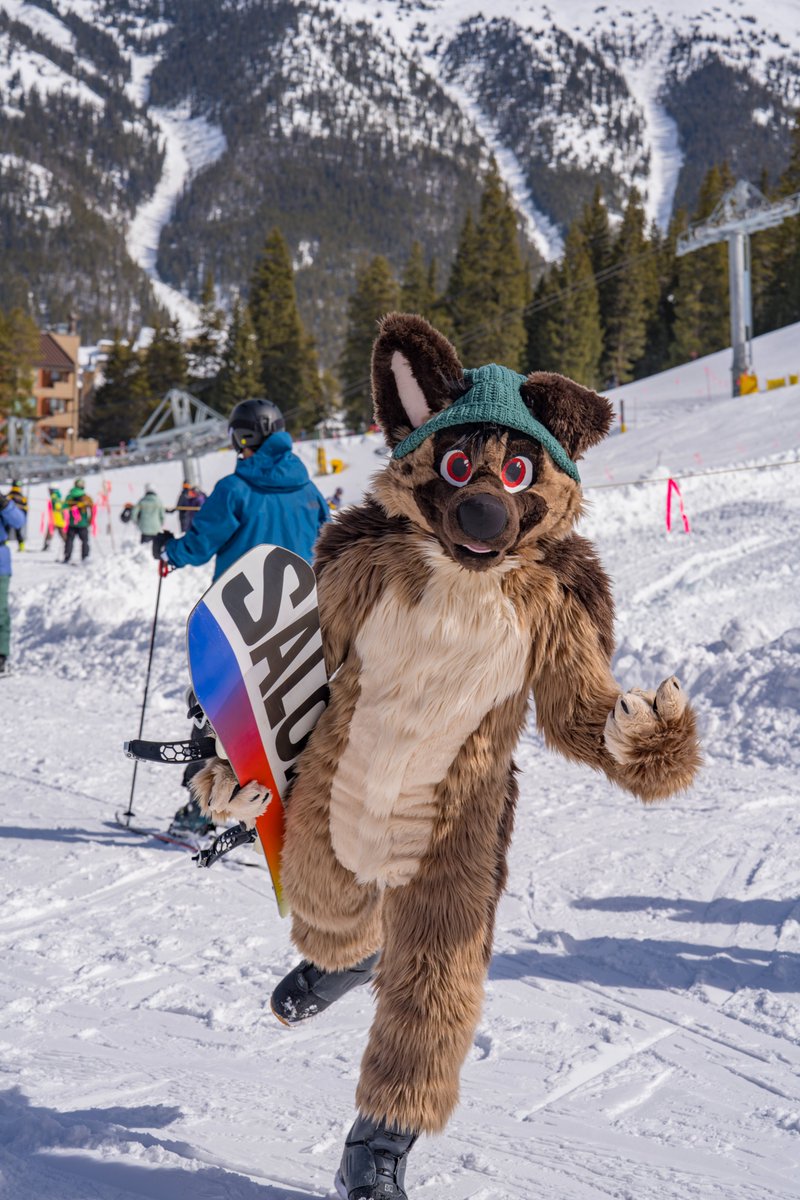 Hey, wanna come throw down in the terrain park with me? 😄🏂

📷: <a href="/KooperShiba/">𝙆𝙊𝙊𝙋𝙀𝙍 🏕️ unSCruz )'(</a>
