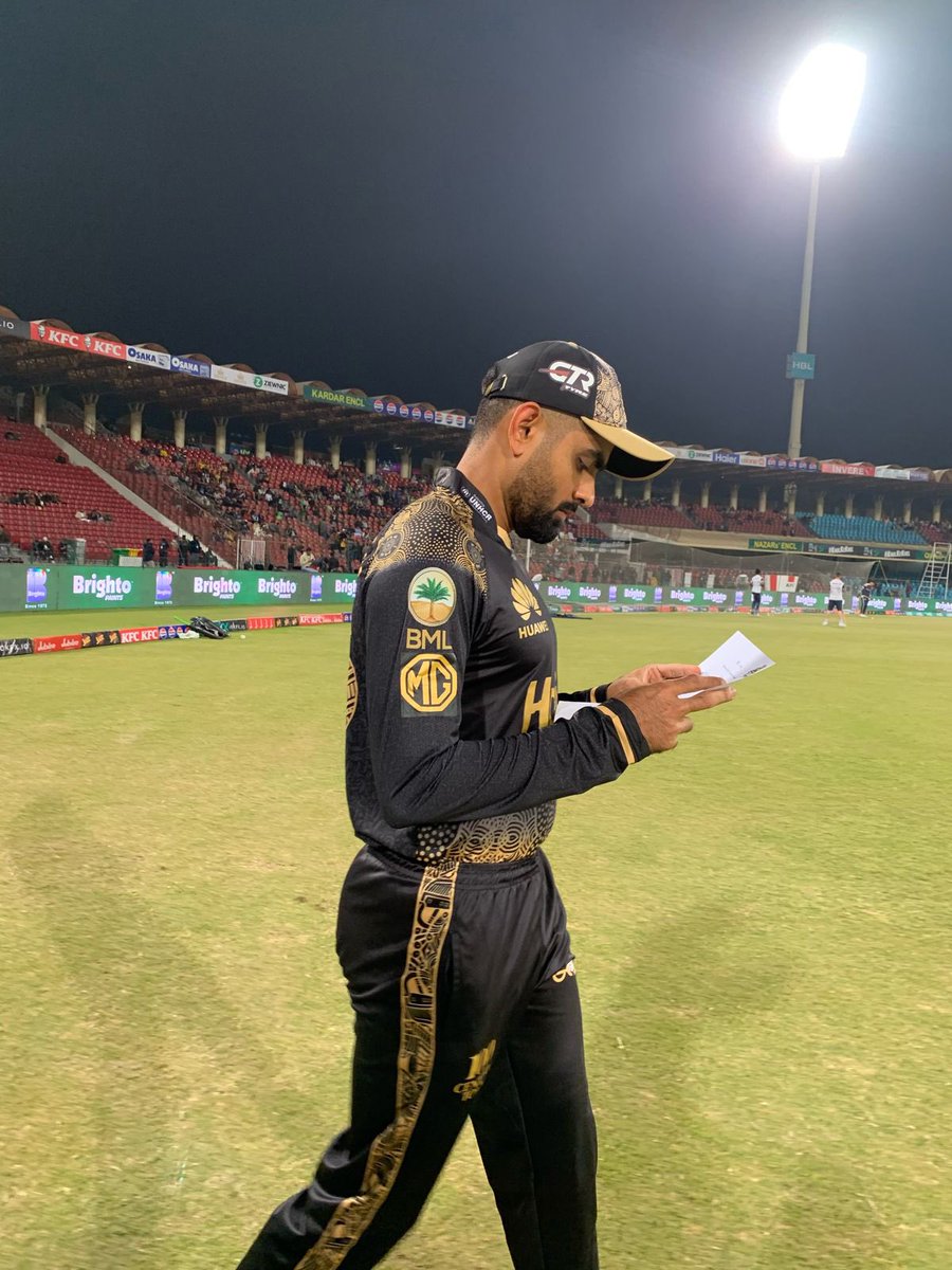 mehamzza's tweet photo. I support #IslamabadUnited but I also support only #BabarAzam𓃵 ♥️♥️♥️ 
Behtreeeeeeen 100 by Babar Azam https://t.co/9vAUIr1Tgw