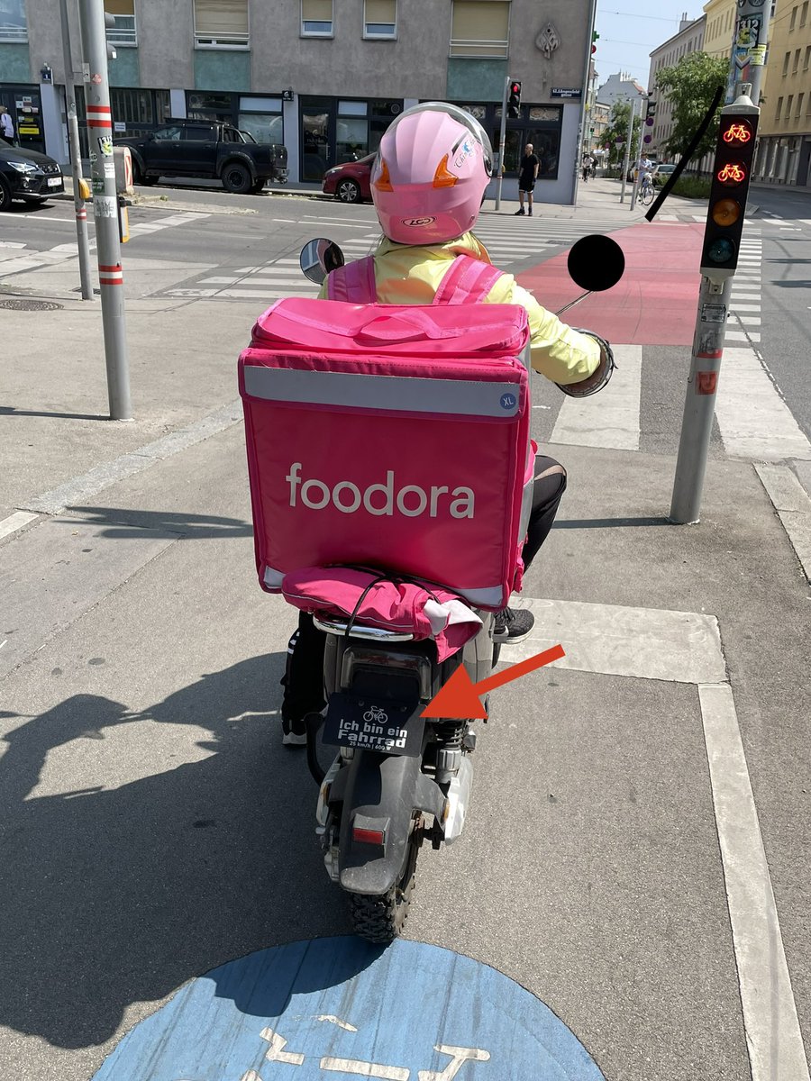 VolkerPlass's tweet image. Befreit uns endlich von dieses schweren E-Mopeds auf den Radwegen! Alles, was ohne Tretbewegung fährt und vom Besitzer nicht eigenhändig getragen werden kann, ist kein Fahrrad!