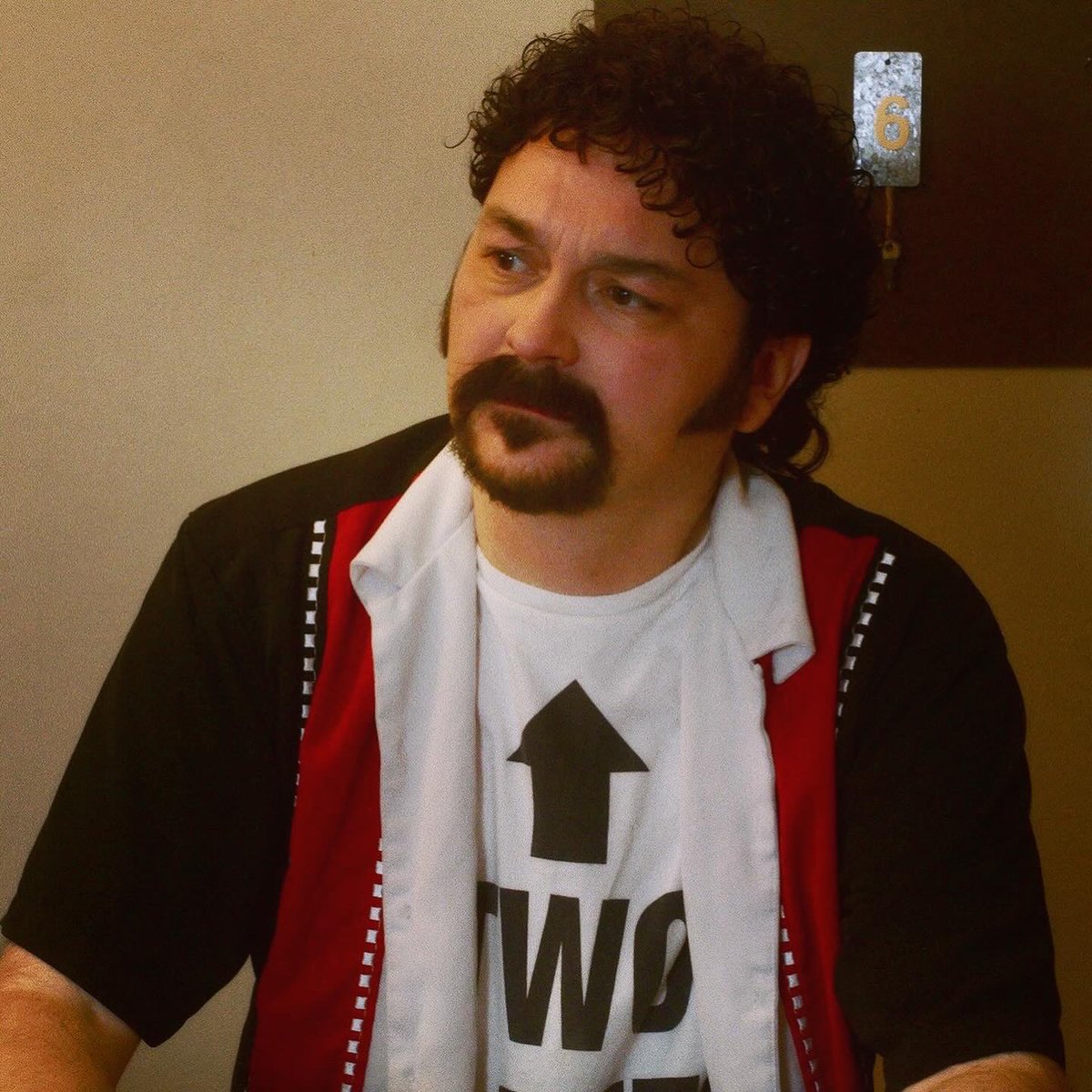 TempeVideo's tweet photo. Today we begin showcasing our hard-working #SideEffectsMayVary cast & crew, starting at the top with writer/star James L. Edwards, who portrays hapless Glenn Rollins in the movie!
https://t.co/pDBAZUbxLb
#JamesLEdwards #CastAndCrew #Profiles #Biography #TempeVideo #Characters https://t.co/33CJn13B7j