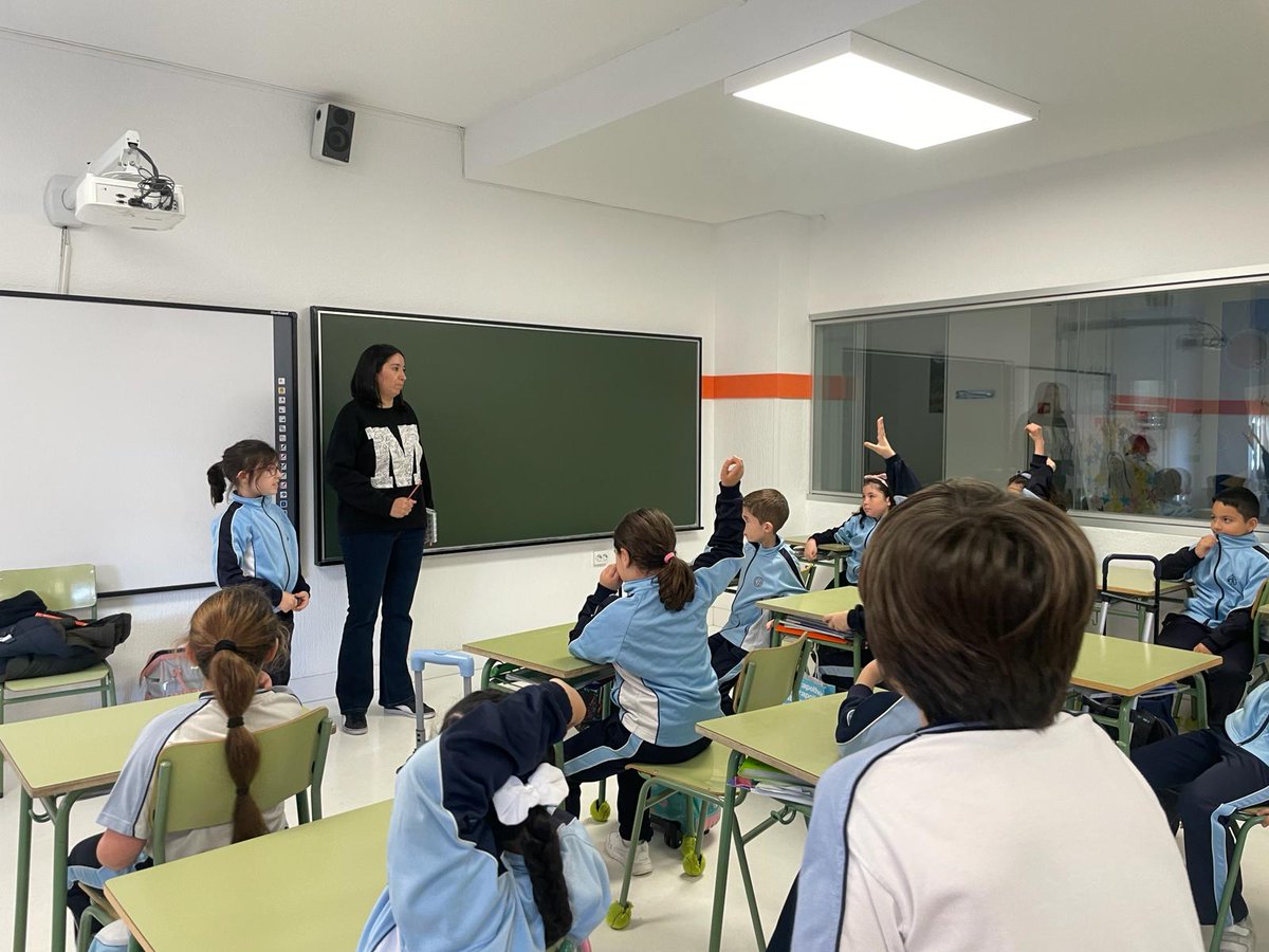 sanjosevalde's tweet photo. 👉Taller de lectura en #3EP de la mano de @trastadas sobre el libro "Maimón" de @GRUPOEDEBE
#SanJosé #Since1878 #colegiosHHCC #EducaciónVicenciana https://t.co/IvVJSjIgFX