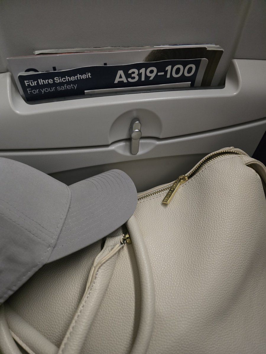 vics_86's tweet photo. @lufthansa genuinely worst flight experience of life being asked to sit like this the whole flight instead of asking someone else to put something under their seat. Delayed, no food or drink. Told to move seats to accommodate other people which wouldn't mind if been asked. https://t.co/ahu4gPEdFu