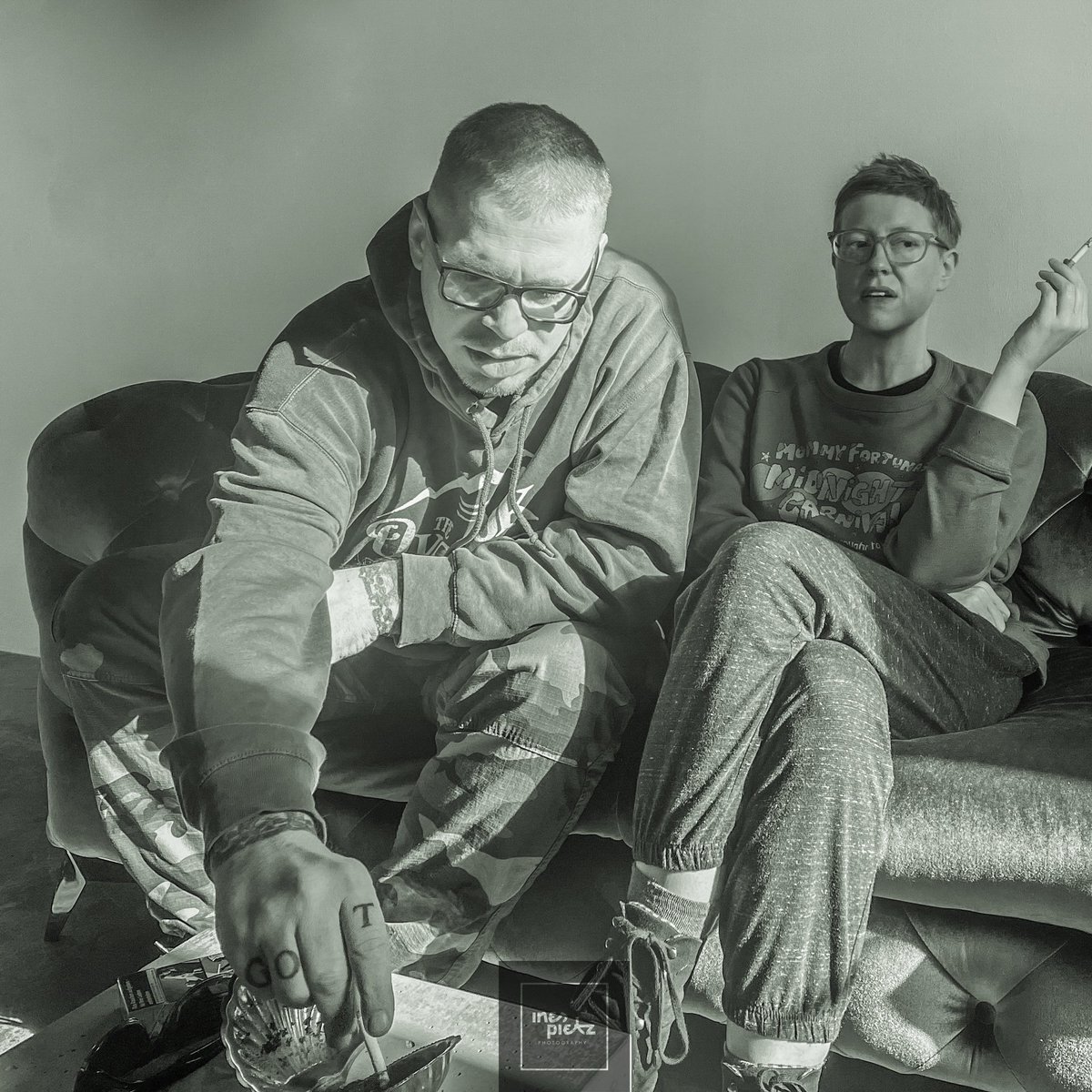 ipietz_de's tweet photo. Ohne Kunst ist Leben die Hölle.
Und dann stehst Du auf. Ungeschützt.
Mit dem Wissen von Jetzt.
📸
DANKE @florianHEINKE @yanyapache
📸
#paradiseoverdosed #bluesofa #wsaf https://t.co/MbDb74vxgD