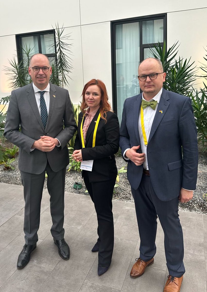 Today, met with <a href="/NielsAnnen/">Niels Annen 🇩🇪🇪🇺🇺🇳</a> at #HospitalPartnerships conference Berlin to discuss cooperation with <a href="/BMZ_Bund/">Bundesentwicklungsministerium</a>. We also signed cooperation memo with <a href="/ChariteBerlin/">Charité - Universitätsmedizin Berlin</a>. Our deepest thanks go to <a href="/BMZ_Bund/">Bundesentwicklungsministerium</a>, <a href="/giz_gmbh/">GIZ</a>, <a href="/giz_kp/">Hospital Partnerships Program</a> for DE unwavering support of UA healthcare.