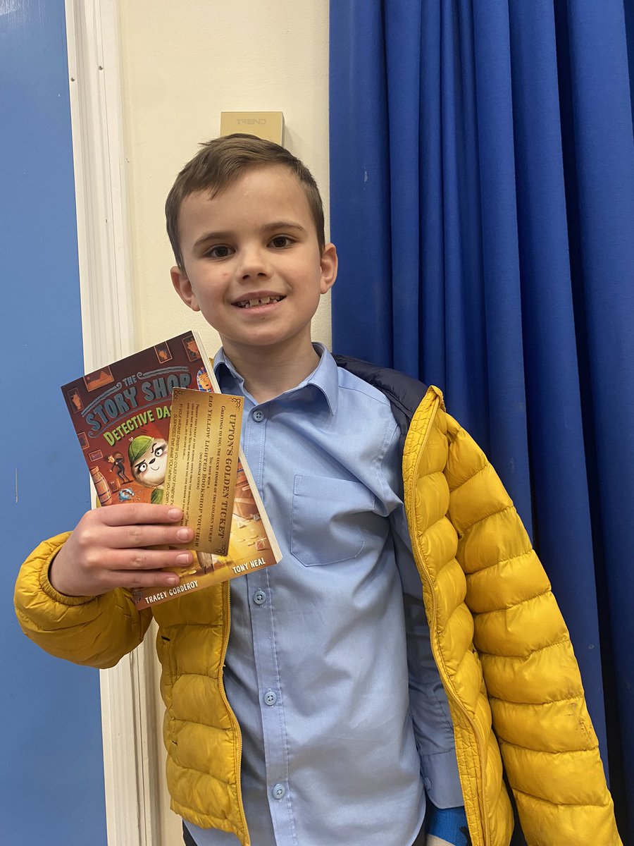USLSchool's tweet image. We loved welcoming @YLBookshop back to USL today for our book fair! Our golden ticket winners enjoyed spending their vouchers too #USLLitFestival #lovereading #shoplocal