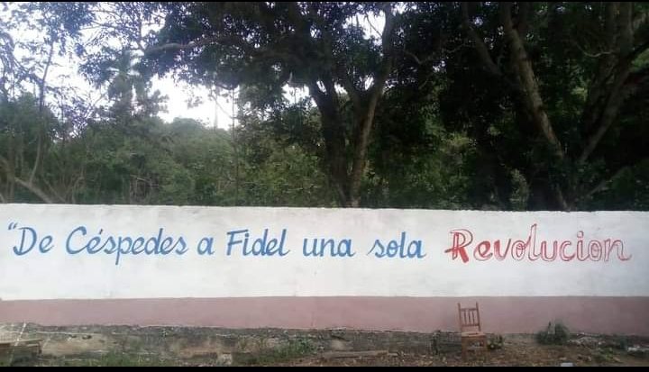 ArevaloDailenis's tweet photo. ¡Una sola Revolución!
La que comenzó Céspedes y que el pueblo 🇨🇺 aún lleva adelante con  el ímpetu de Céspedes y el legado de FidelPorSiempre ♥️ https://t.co/7T9HR2X5WV