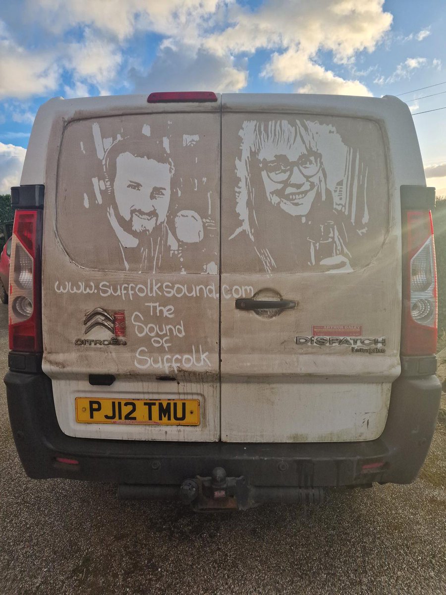Suffolk_Sound's tweet photo. How awesome is @Ruddy_Muddy??... โก๏ธ VERY!!
Check out our presenters @chrisw01 and @Wils2733Aw in the latest art work by Ruddy Muddy.
#Art
#SuffolkRadio https://t.co/8YfkiN1Pgq