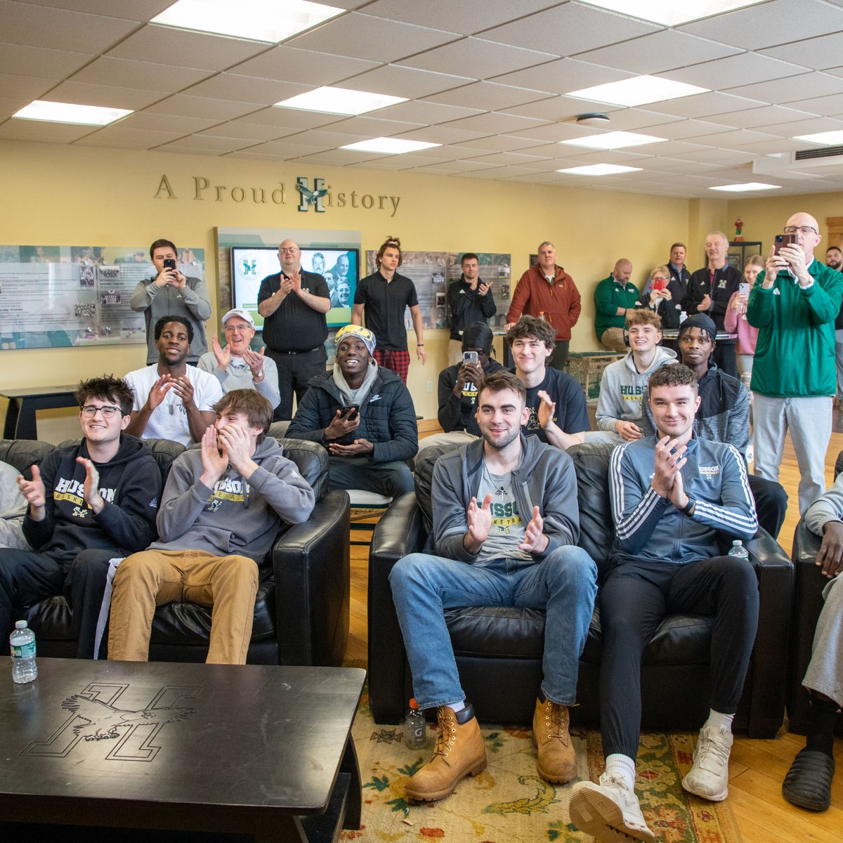 HussonUEagles's tweet image. @hussonmbb awaits their name to be called during Monday&apos;s @ncaadiii men&apos;s basketball selection show!

 #hueagles #d3hoops #nacmbb