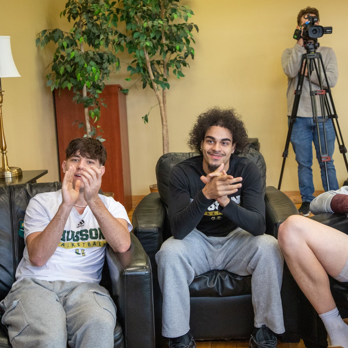 HussonUEagles's tweet image. @hussonmbb awaits their name to be called during Monday&apos;s @ncaadiii men&apos;s basketball selection show!

 #hueagles #d3hoops #nacmbb