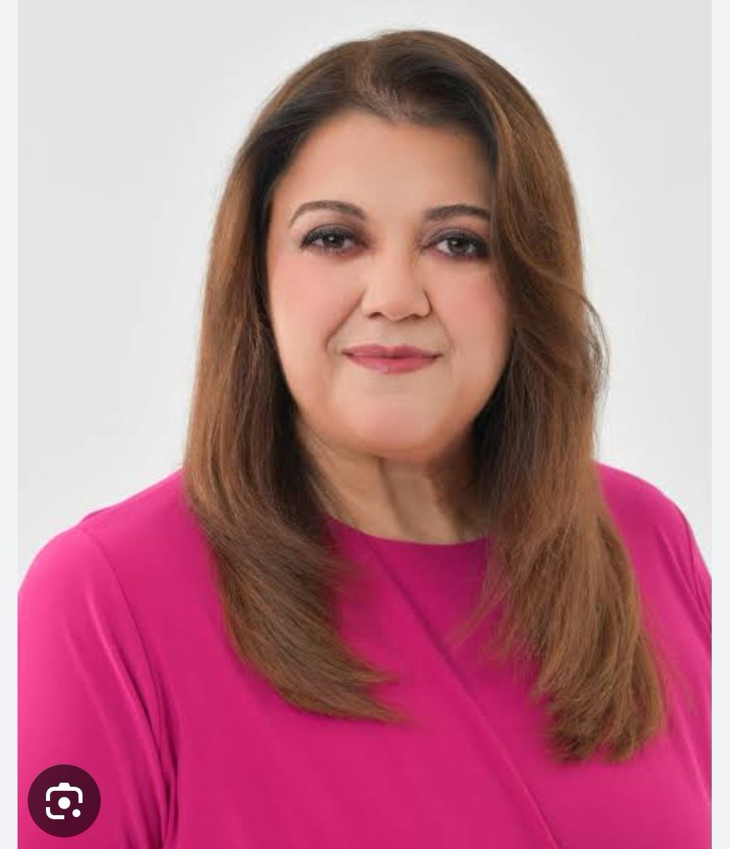 sebasxl20's tweet photo. #LCDLF4 el rostro de una mujer que se le salió de control su reality, si hundió a tv azteca no quiero imaginar lo que va ser con telemundo https://t.co/TLMBxTdhGC