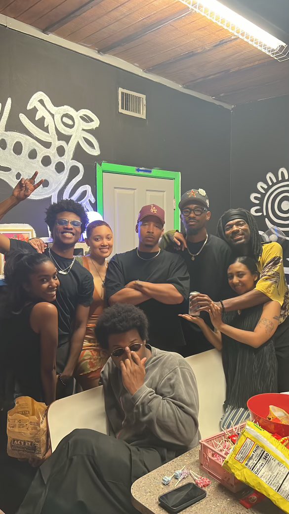 iamdevcine's tweet photo. had my first private screening last nite &amp; it was awesome. we had a full house &amp; the energy was incredible. thank you to @OllieOmega for hosting, thank you @theeebambi2 for providing the sounds, &amp; thanks to everyone for coming. y’all are helping me make my dreams come true✌🏾 https://t.co/dy5KON8gzx