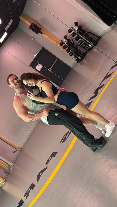 S&eacute;ance avec MR @james_duval_off aujourd&rsquo;hui ❤️ https://t.co/EArL4AaPkq<a class="tags" target="_blank" title="On Twitter" href="/?out=eyJ0eXAiOiJKV1QiLCJhbGciOiJIUzUxMiJ9.eyJpYXQiOjE3MjMwNTYyOTgsImlzcyI6InR3cG9ybnN0YXJzLmNvbSIsIm5iZiI6MTcyMzA1NjI5OCwiZXhwIjoxNzU0NTkyMjk4LCJyZWRpcmVjdF91cmwiOiJodHRwczovL3R3aXR0ZXIuY29tL2phbWVzX2R1dmFsX29mZiJ9.oJ2FwGyXfR7-3W2FWKaX0ays8bTwRpmPHjS3ToszlaltBBSlkRLytZC1B0Opc3qyGPLp7bV3wrOYR_LYcQ1wYA">@james_duval_off</a>