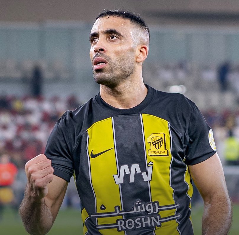 الحمدلله على الفوز الف مبروك جمهور الاتحاد 💛 هذا هو الاتحاد اللي نبغاه يقاتل من اول دقيقة لاخر ثانية الاتحاد تسيد المباراة و اضاع ركلة جزاء واكثر من 5 اهداف هذه هي شخصية الفريق البطل ( لا للإستسلام .. نعم للإنتصار ) عبدالرزاق حمدالله و بنزيما و بقية اللاعبين ابطال 👏😍