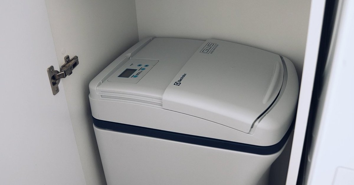generalwatersys's tweet photo. ¡Libera espacio y olvídate de la cal! 🚿💧

Nuestro descalcificador compacto es la solución perfecta para tu armario. Pequeño en tamaño, grande en eficacia. 💙

Adiós a la cal, hola a más espacio y agua suave. ¡Hazte con el tuyo hoy! 🌟

#tratamientoagua #descalcificadorcompacto https://t.co/dNbLhTgxHr
