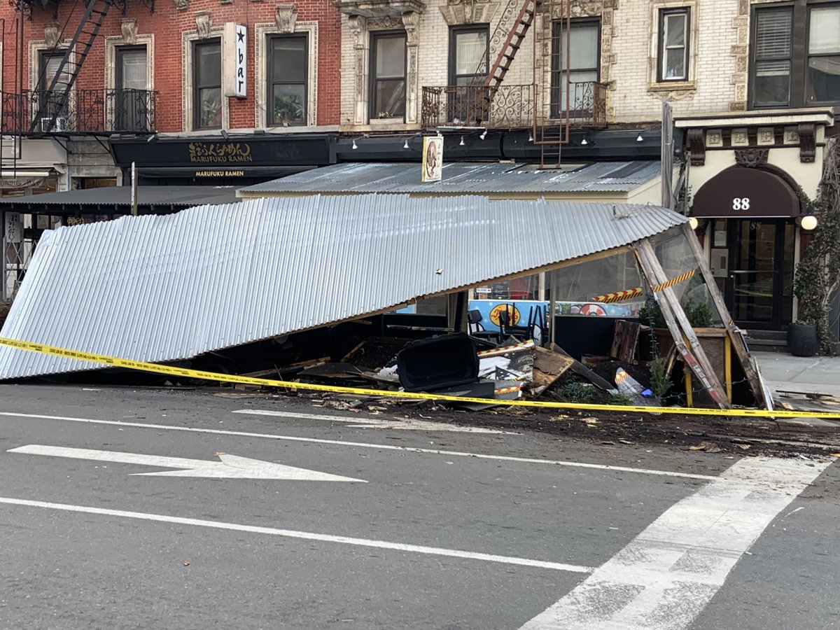 FifthEast's tweet photo. Looking @ the GRIZZLY aftermath of this 2nd Ave dining shed built &amp; operated by Frank Prisinzano of Frank &amp; Little Frankie's fame, U have 2 ask urself WTF was my councilperson @CMCarlinaRivera &amp; @NYCCouncil  &amp; @theNYCalliance thinking putting diners on the streets &amp; aves of NYC? https://t.co/BUQ8bjHD5V