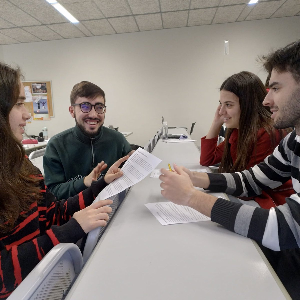 Centro de Linguas tweet media