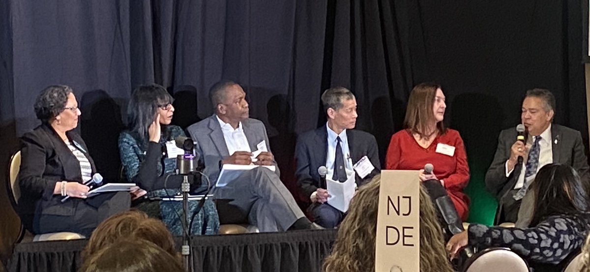 ASTC’s Immediate Past Board Chair William Harris @SpaceCenterHou moderates a #MuseumsAdvocacy2024 panel with federal agency representatives. @US_IMLS @NEAarts @NEHgov @NSF @HHPreservItNPS
