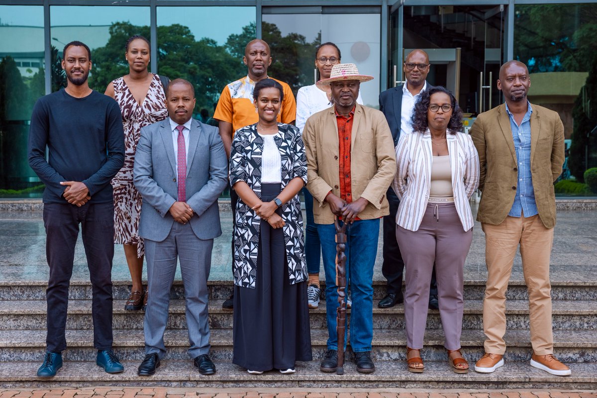 RwandaYouthArts's tweet photo. Minister of State @XandrineUmutoni joined Mayor @DusengiyumvaS at the resolution meeting on the #KigaliTriennial2024. Resolutions include arts space development, financing the creative sector, and enhancing collaboration between Rwandan and international artists, among others. https://t.co/121ELTzf8q
