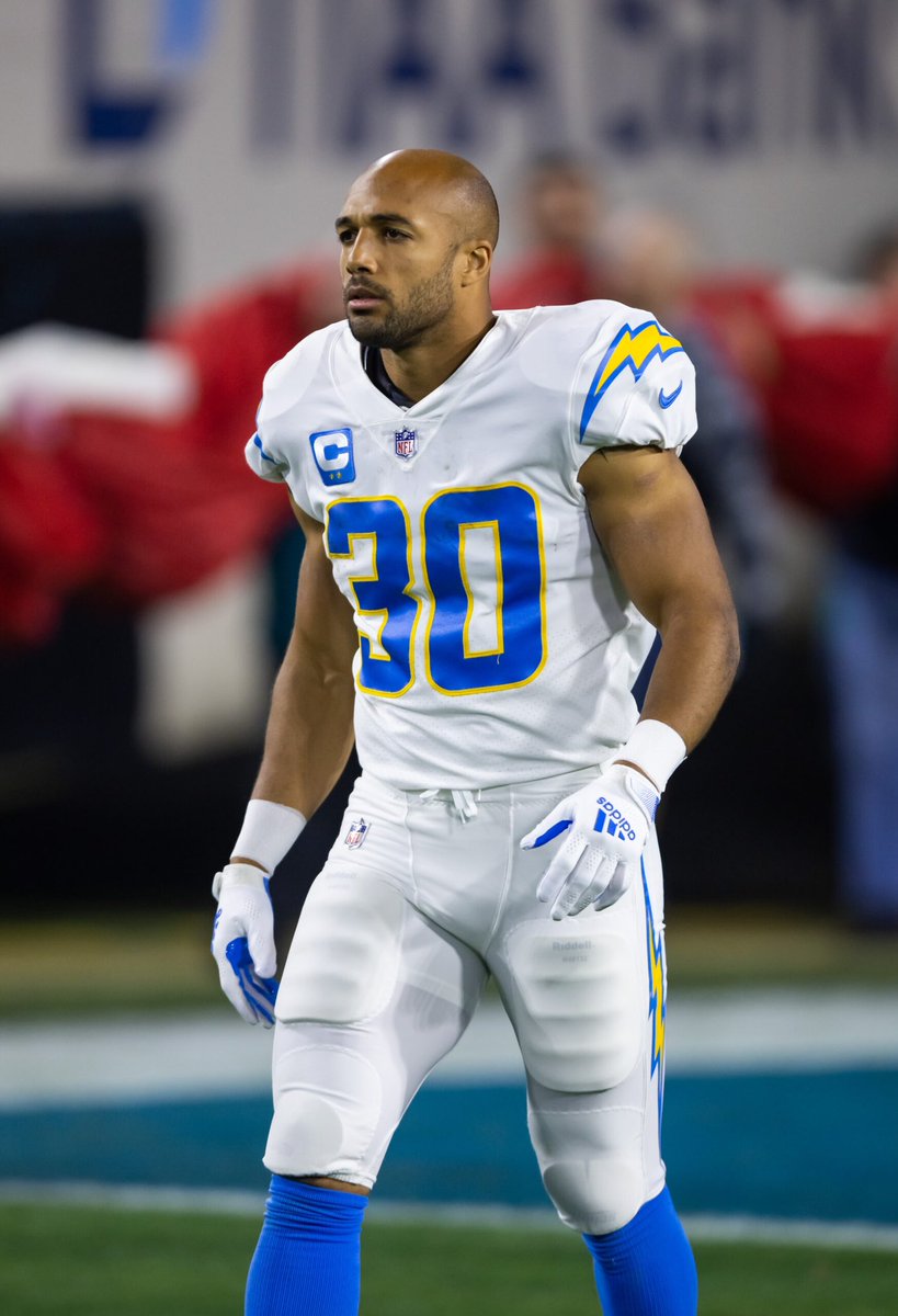 𝗕𝗥𝗘𝗔𝗞𝗜𝗡𝗚: #Chargers are expected to let RB Austin Ekeler explore free agency, per <a href="/AdamSchefter/">Adam Schefter</a>