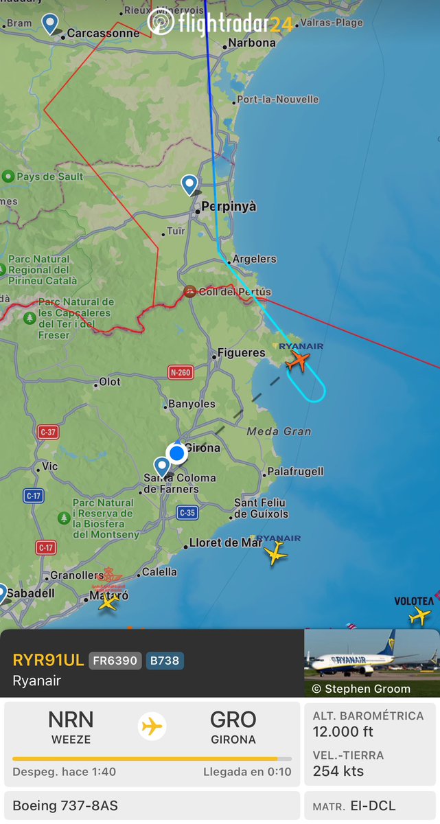 aeroflash_'s tweet photo. Tempesta a Girona després de mig any de l’anterior. Esperes a 12.000ft del b737 de Ryanair procedent de Weeze. https://t.co/APVOZhWSQ6