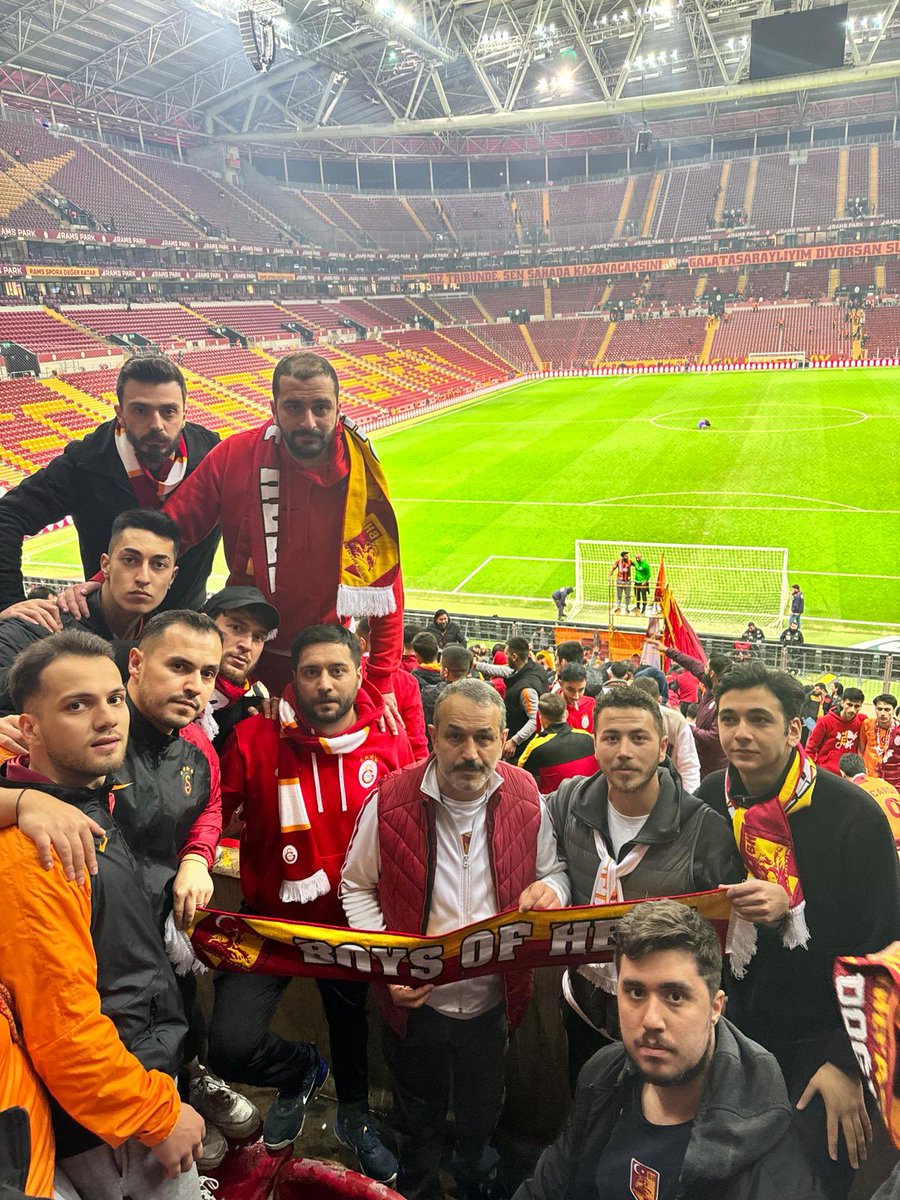 Maç sonu Reis’imizle galibiyet pozu. #ultrAslanBH