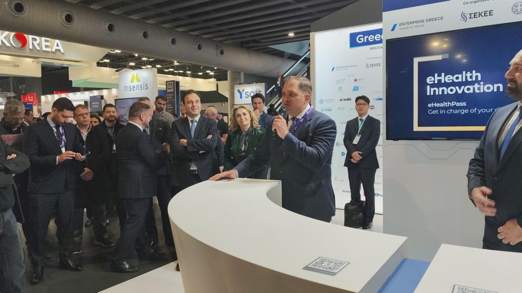 AADE_IAPR's tweet photo. Τις ψηφιακές της πλατφόρμες #myDATA και #timologio και την εφαρμογή #appodixi παρουσιάζει η #ΑΑΔΕ στην #MWC24, τη μεγαλύτερη διεθνή έκθεση τεχνολογίας, στη Βαρκελώνη της Ισπανίας.
https://t.co/83dz4AnQhF
#GreeceMWC2024 #SEKEE #EnterpriseGreece https://t.co/9JgI0mGieW