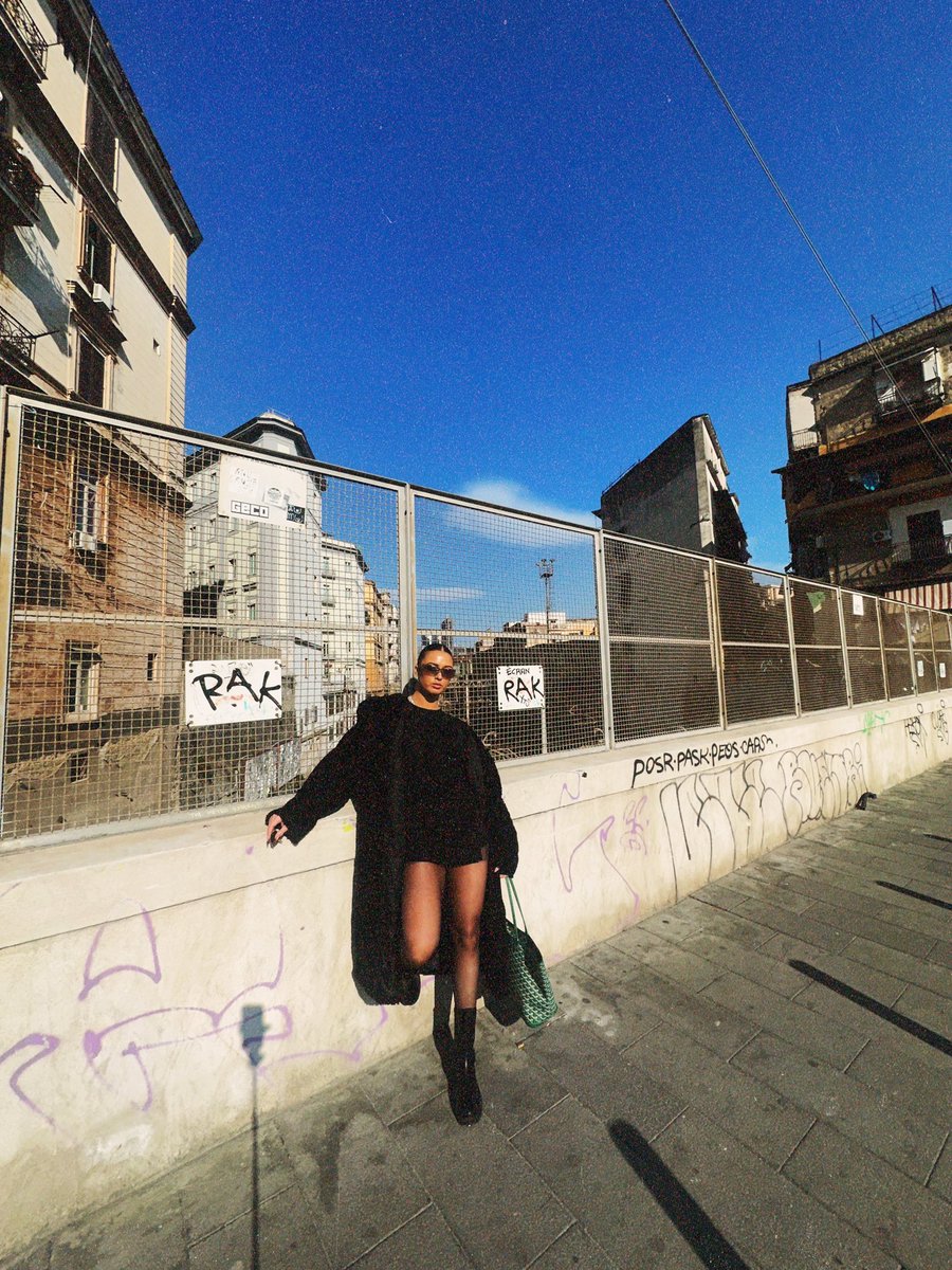 aus731's tweet photo. Naples, Italy 📍 https://t.co/583s7QS76o